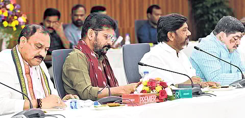 TPCC chief B Mahesh Kumar Goud, Chief Minister A Revanth Reddy, Deputy Chief Minister Mallu Bhatti Vikramarka at a meeting
on caste survey with BC leaders at Praja Bhavan in Hyderabad