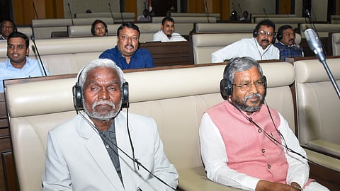 BJP MLAs Champai Soren and Babulal Marandi during the first day of the Budget session of Jharkhand Assembly, in Ranchi, Monday, Feb. 24, 2025.