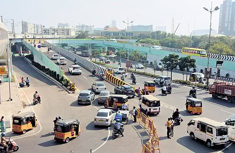 The new foot over bridge and flyover at the Thiruvanmiyur Tidel Park signal | Ashwin prasath