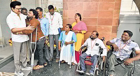 Members of the December 3 Movement called on the chief minister on Friday