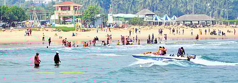 The beach’s popularity, particularly during festivals, led to significant challenges in traffic and visitor management.