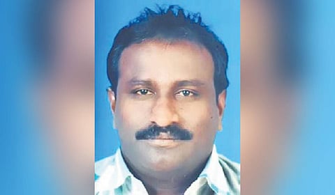 Thomas Gabriel Perera had financial issues, which forced his to take the decision to move to Israel.