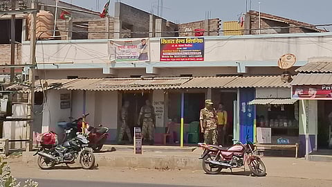 A large number of police personnel are present at the SDPI office with the ED team.