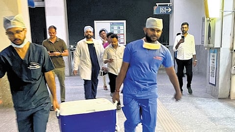 Doctors transport the heart using a Metro green channel on Friday