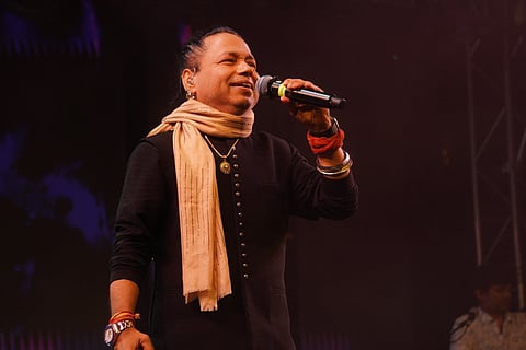 Kailash Kher performing at Bowring Institute on St Mark's Road