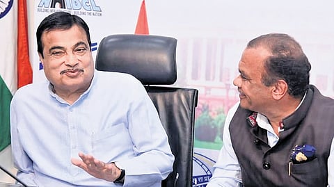 Union Road Transport and Highways Minister Nitin Gadkari shares a lighter moment with R&B Minister Komatireddy Venkat Reddy during their meeting in New Delhi