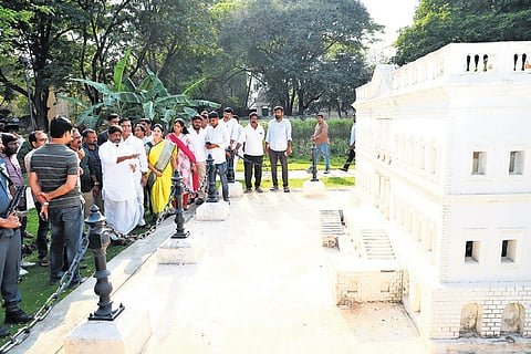 Deputy Chief Minister Mallu Bhatti Vikramarka during his visit to the Chakali Ilamma Women’s University at Koti in Hyderabad on Tuesday