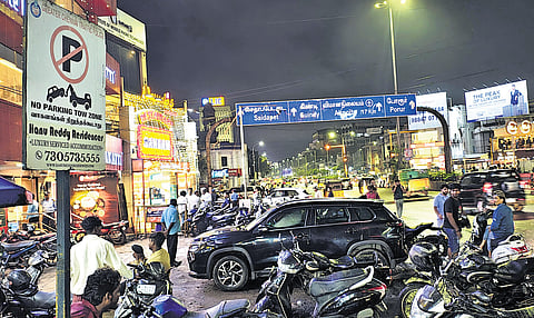 Parking voilation at Anna Salai.