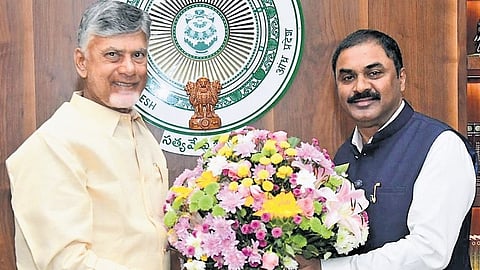 Aeronautical Society of India President Satish Reddy called on Chief Minister Nara Chandrabau Naidu on Thursday.