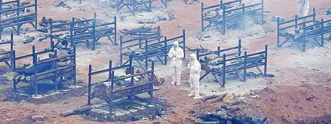 Cremation of Covid-19 victims on multiple pyre sites | File pics : vinod kumar t, Nagaraja gadekal, Pandarinath B, Shriram B N