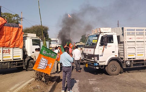 BJP supporters block a road during the 'Ranchi Bandh' called by Jharkhand BJP and All Jharkhand Students Union (AJSU) against the murder of BJP leader and former Zila Parishad member Anil Mahto alias Anil Tiger (Photo | PTI)