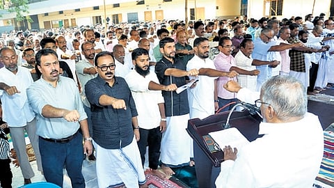 Kerala Nadvathul Mujahideen president T P Abdulla Koya Madani leads the pledge against drugs at Eidgah ground at Chaliyam, Kozhikode, on Monday