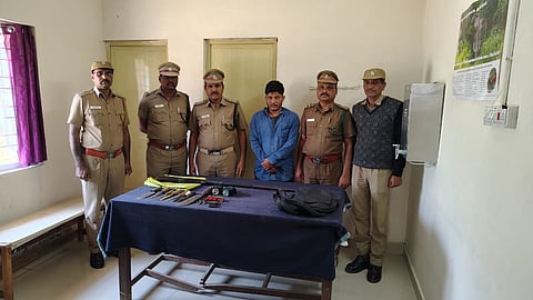 Kundha forest range officials in the Nilgiris forest division arrested a 31-year-old Kerala native and seized a country made gun, bullets and knives from him at Edakkadu to Kanneri road near Kundha in the wee hours on Sunday.
