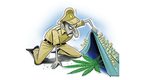 The driver Raju from Lakhimpur Kheri was transporting contraband from Jharkhand to Bajpur in the Udham Singh Nagar district on Suresh Gupta's instructions.