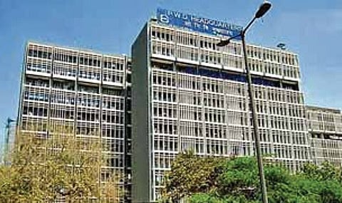 According to the initial plan, the PWD proposed a new flyover in Delhi to connect Adchini to Lado Sarai.