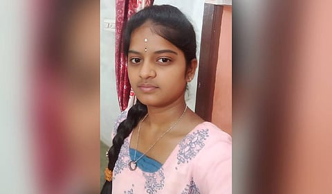 17-year-old M Shalini who died of snakebite.