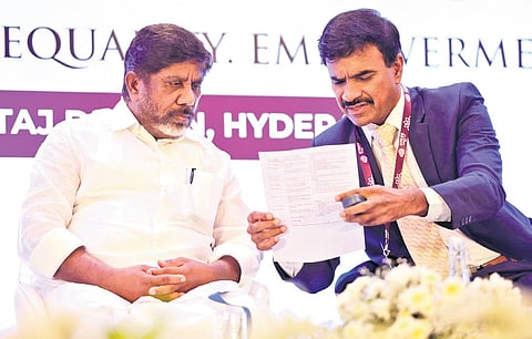 Deputy Chief Minister Mallu Bhatti Vikramarka with Hyderabad Police
Commissioner CV Anand during the inauguration of STREE Summit 2.0 in Hyderabad on Tuesday.
