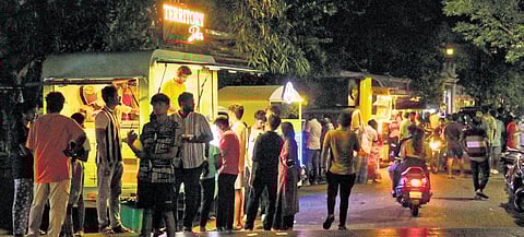 Food carts lined up in Puducherry selling fast food items.
