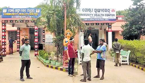 Injured IIC Pradhan with bandage on his head outside Padmapur CHC