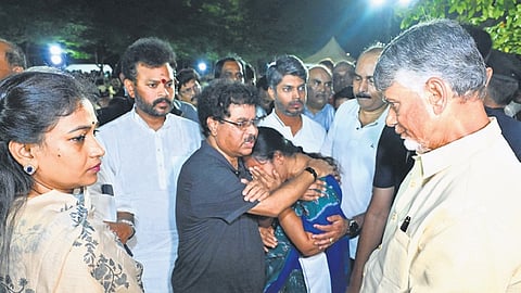 CM Naidu consoles the family members of Chandramouli who was killed in Pahalgam terrorist attack