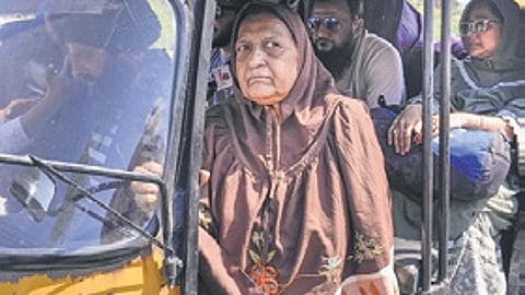 Scramble at Attari as Pakistan nationals rush to leave, Afghan trade uncertain