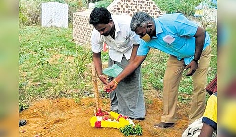 In the last seven years, Manikandan has facilitated the autopsy procedures and cremations of 100 unclaimed bodies.