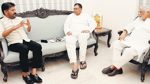 Chief Minister A Revanth Reddy meets senior leaders K Jana Reddy and K Keshava Rao in Hyderabad on Monday.