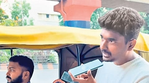 In an Instagram reel, tech enthusiast Sajan Mahto demonstrates how to bargain with auto drivers using AI