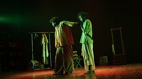 Captures from a performance of Sam-Aaj