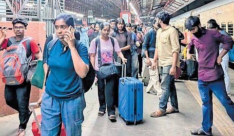 Students from universities in border states arriving at Delhi railway station