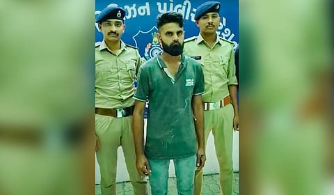 Police arrested the accused, Tosif Adam Patel, who falsely claimed that four individuals were plotting a blast at the temple in the Jhadeshwar area.
