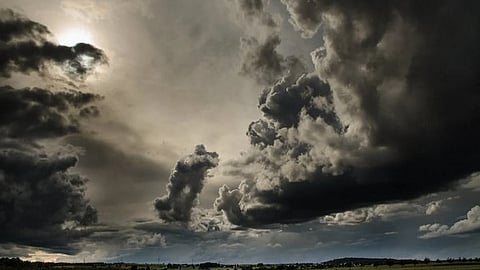 Meteorologists noted that while monsoon activity has weakened in recent days, sporadic showers cannot be ruled out due to local weather systems.