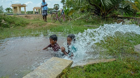 Organised by the Rythu Seva Sangham and chaired by Akkineni Bhavani Prasad, the meeting assessed water availability in the Godavari, Krishna, Pennar, Vamsadhara and Nagavali rivers, alongside the progress of ongoing and proposed irrigation projects.