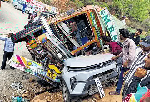 Four died when a lorry rammed into the car at the Guvvalacheruvu ghat road in Chintakommadinne mandal of Kadapa district on Saturday