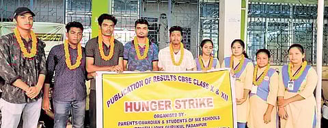 However, the protest was called off late in the evening after Union Education Minister Dharmendra Pradhan personally assured the agitating parents and students that the results would be published by May 27.