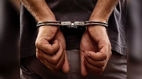 Delhi police arrested six people involved in siphoning off the jet fuel and selling it in black market.