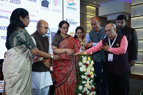 Hon’ble Minister Dr. Sharan Prakash Patil inaugurated the Karnataka 2025 CXO Conclave & Alumni Meet, organized by NRLM. Dr. Ekroop Caur, IAS, Secretary (SDEL, Electronics, IT\&BT), Smt. Sreevidya P.I, IAS, MD NRLM, along with other dignitaries and senior Mission officials, were present on 27 May, 2025.