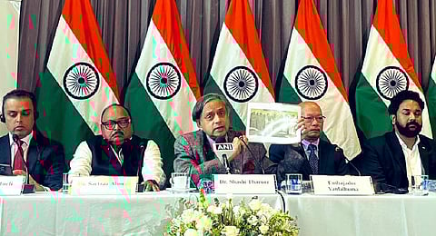 Shashi Tharoor Bogota