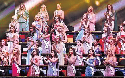 First to arrive at the Hitex Exhibition Centre was reigning Miss World 2024, Krystyna Pyszkova, followed by the families of the contestants, who walked the carpet with pride, ready to support their loved ones one last time at the finale.