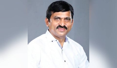 Srinivasa Reddy, along with IT & Industries Minister D Sridhar Babu and Peddapalli MLA Ch Vijaya Ramana Rao, inaugurated the new police station as well as the Indiramma houses in Eligedu mandal.