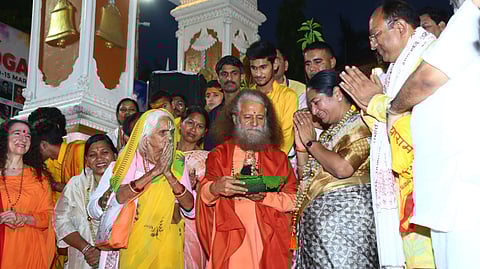 Delhi CM Rekha Gupta participating in the evening aarti in Rishikesh.