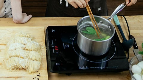 Image of an induction stove used for representational purposes only.