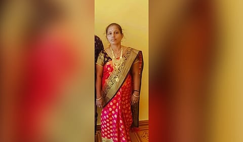 The deceased has been identified as M Jayalakshmi, a native of Anainthanadarpatti village.
