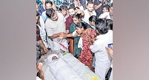 Family members and neighbours mourn as the body of Ananthu is brought
home in Vazhikkadavu for final rites on Sunday