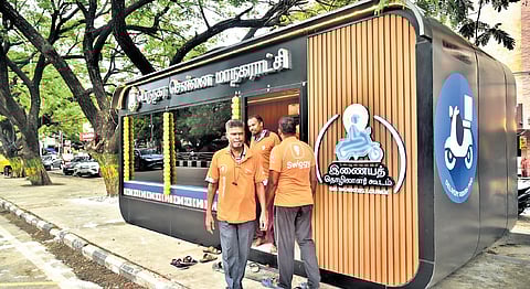 The lounge for gig workers set up by GCC at Anna Nagar in Chennai