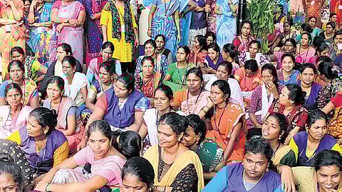 The workers are now demanding that the company should either drop its decision to shift or pay a fair final settlement