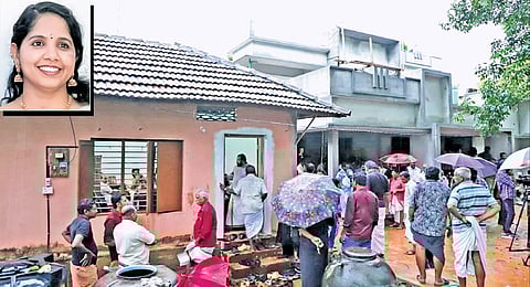 People gathered at Ranjitha’s residence at Vadakkekavala in Pullad, Tiruvalla