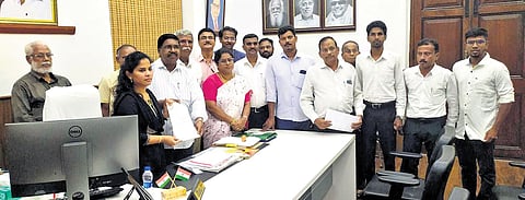 The members of the Federation of North Chennai Residents Welfare Association submit their petition to Chennai Corporation Mayor Priya on Saturday