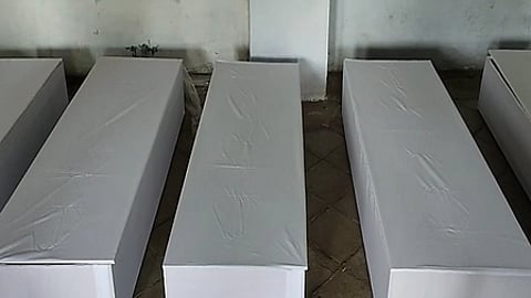 Mass coffin-making underway in Vadodara