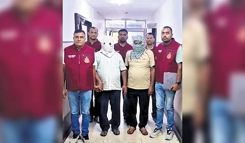 Three gang members—Ravinder Sharma, Pawan Kumar, and Mustaq Ali—have been arrested.